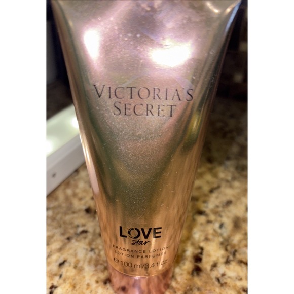 VICTORIA'S SECRET LOVE STAR Lotion (3.4 fl oz) NEW - Picture 2 of 4